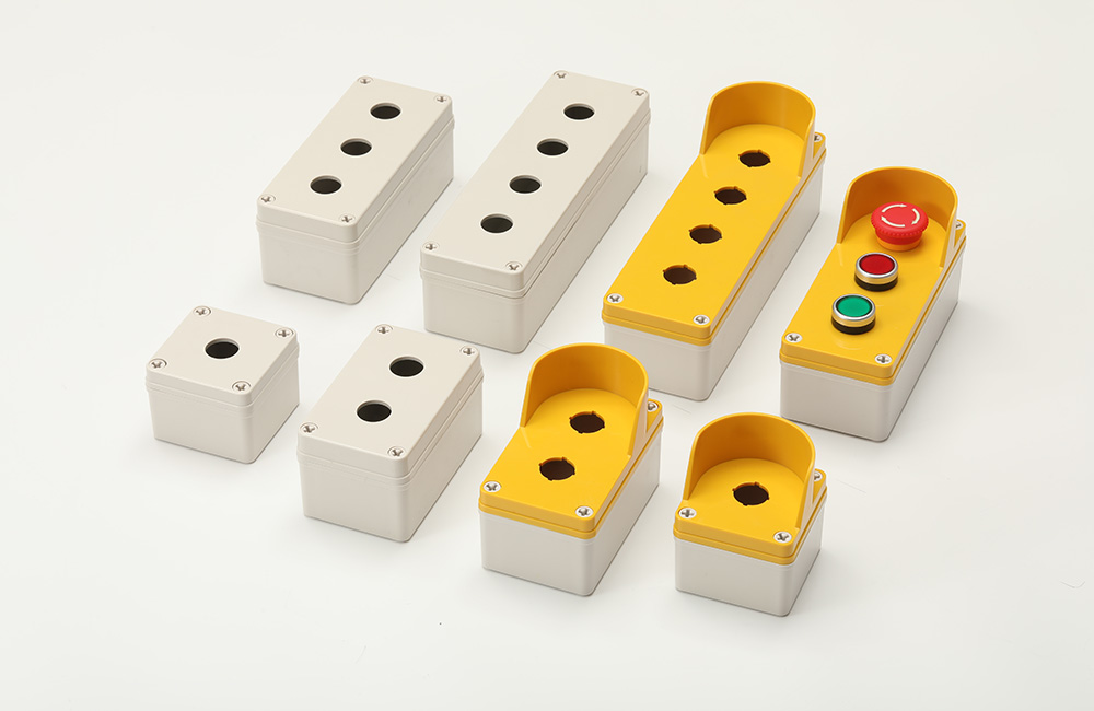 PLASTIC SWITH BOX
