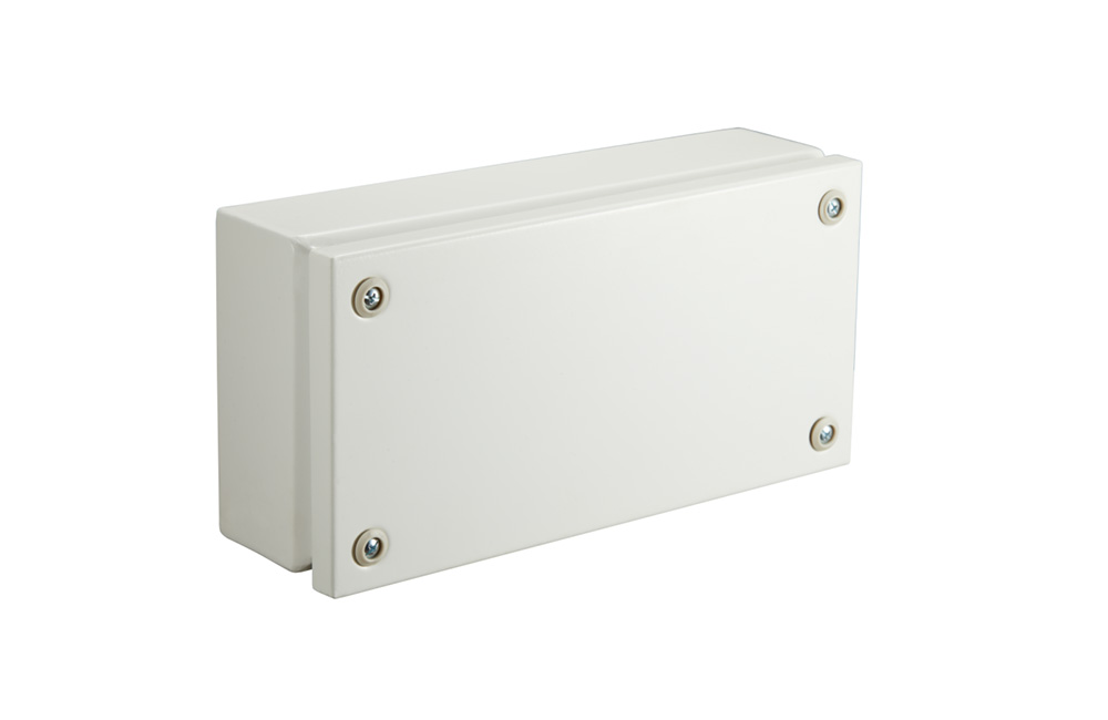 Metallic junction boxes - screwed cover